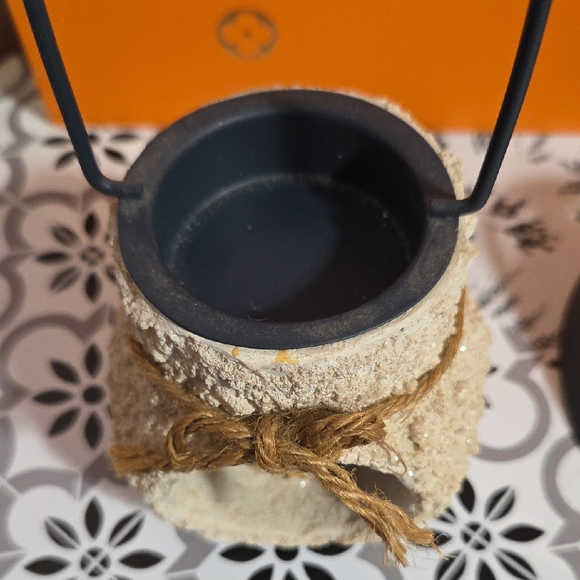 Charming Christmas Tealight Candle Holder with Angel Figurine - Picture 5 of 8